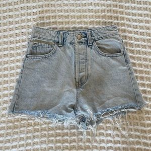 Zara High Waisted Light Wash Cutoff Denim Shorts size 2